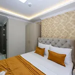 Skystar Deluxe Hotel 2*