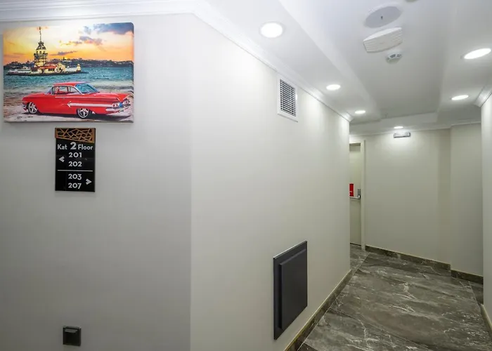 Skystar Deluxe מלון