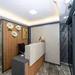 Skystar Deluxe Hotel 2*