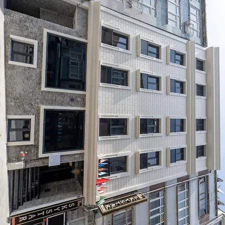 Skystar Deluxe Hotell 2*